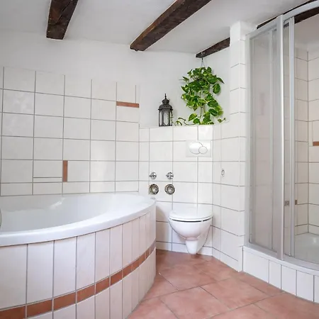 Wohnen In Malerischer Altstadt *